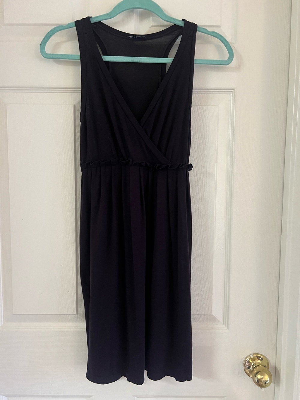 Theory gathered waist dress. Sleeveless. V-Neck. Racer back. Eggplant. Size xs.